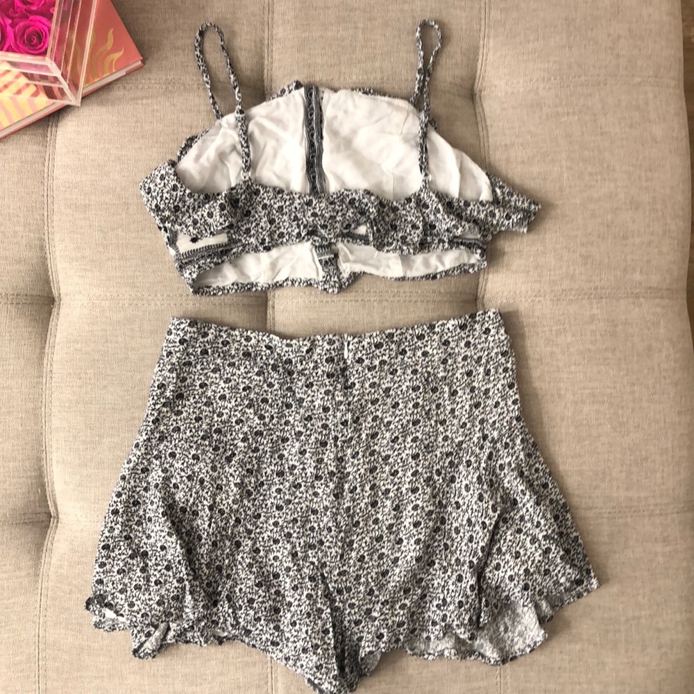 Short & Crop Top Set - Picture 2 of 2